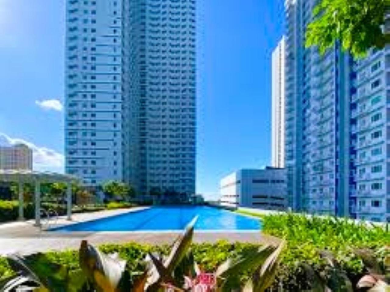 Grass Residences Tower 5 Sm North Qc Маніла Екстер'єр фото